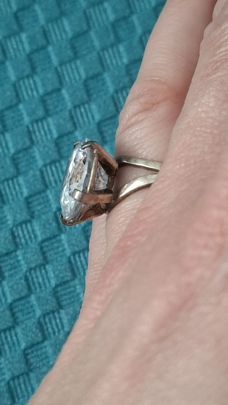 Anelli: Funkelnder Ring mit grossem Stein, 925 Silber – Usato da Rotkreuz venduto da PrelovedPicks 5