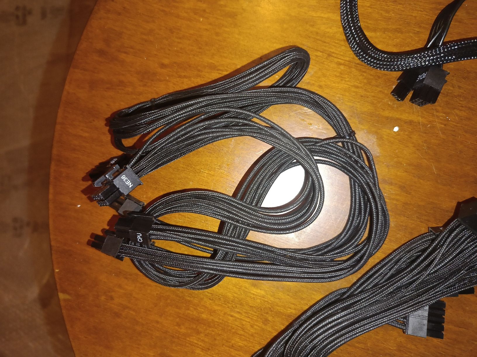 Componenti elettronici: Alimentation rog thor 850 platinium – Usato da Plan-les-Ouates venduto da Mathias_c 6
