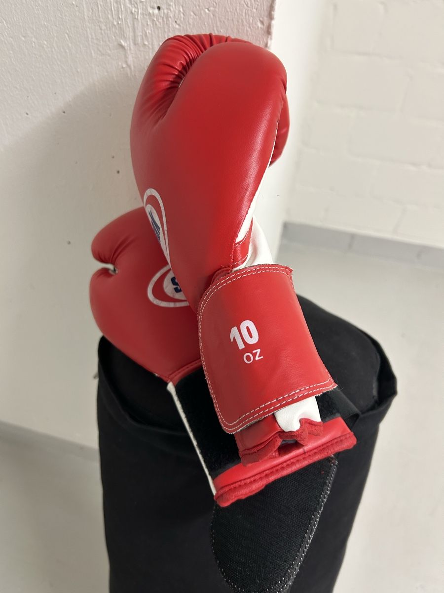 Sacchi da boxe: Boxsack mit Gestell und Boxhandschuhe !! – Usato da Allschwil venduto da Haffelow 2