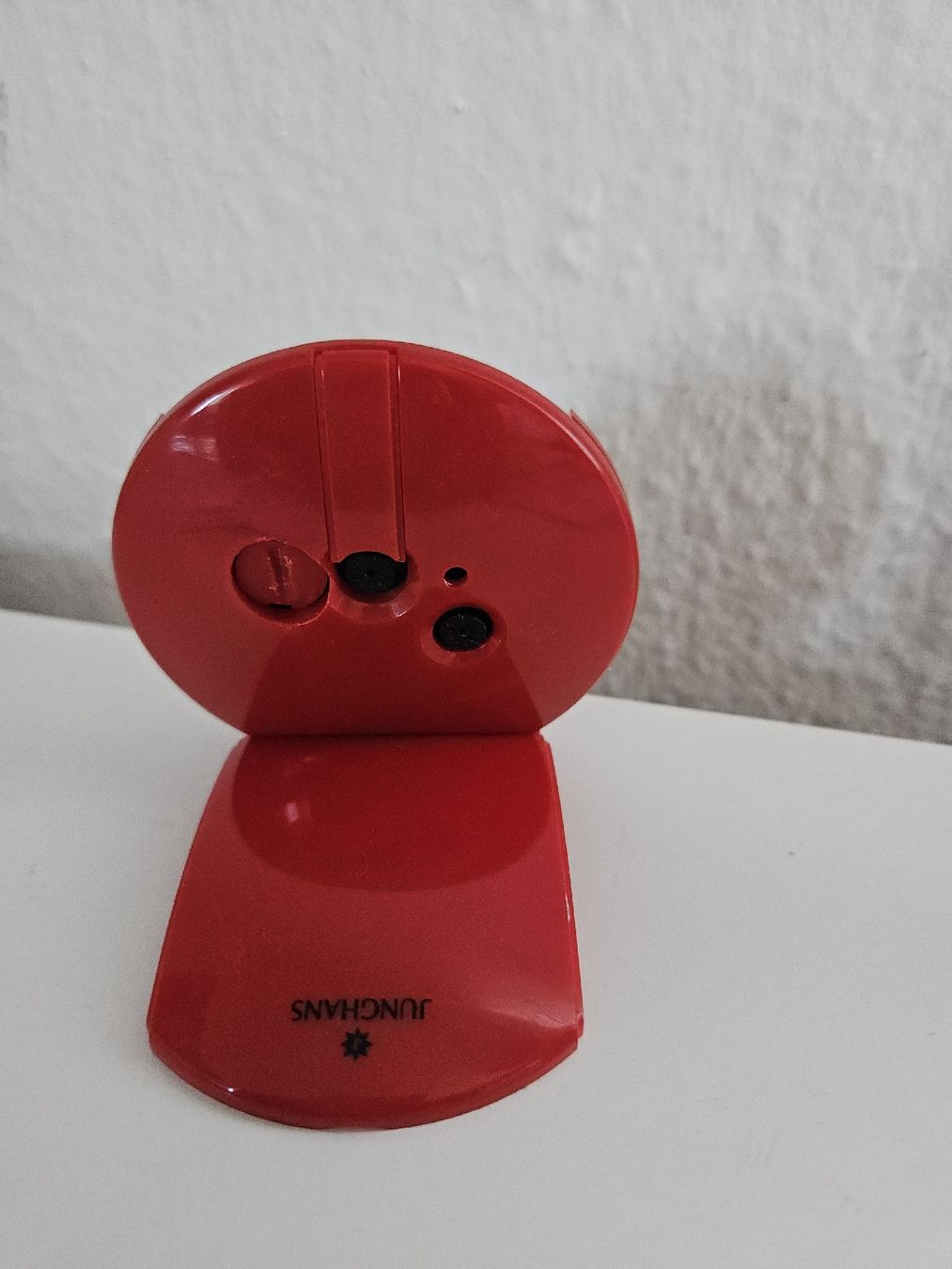Junghans Wecker: Junghans Wecker, rot, Reiseformat Vintage – Defekt aus Wohlen AG von Colina 1