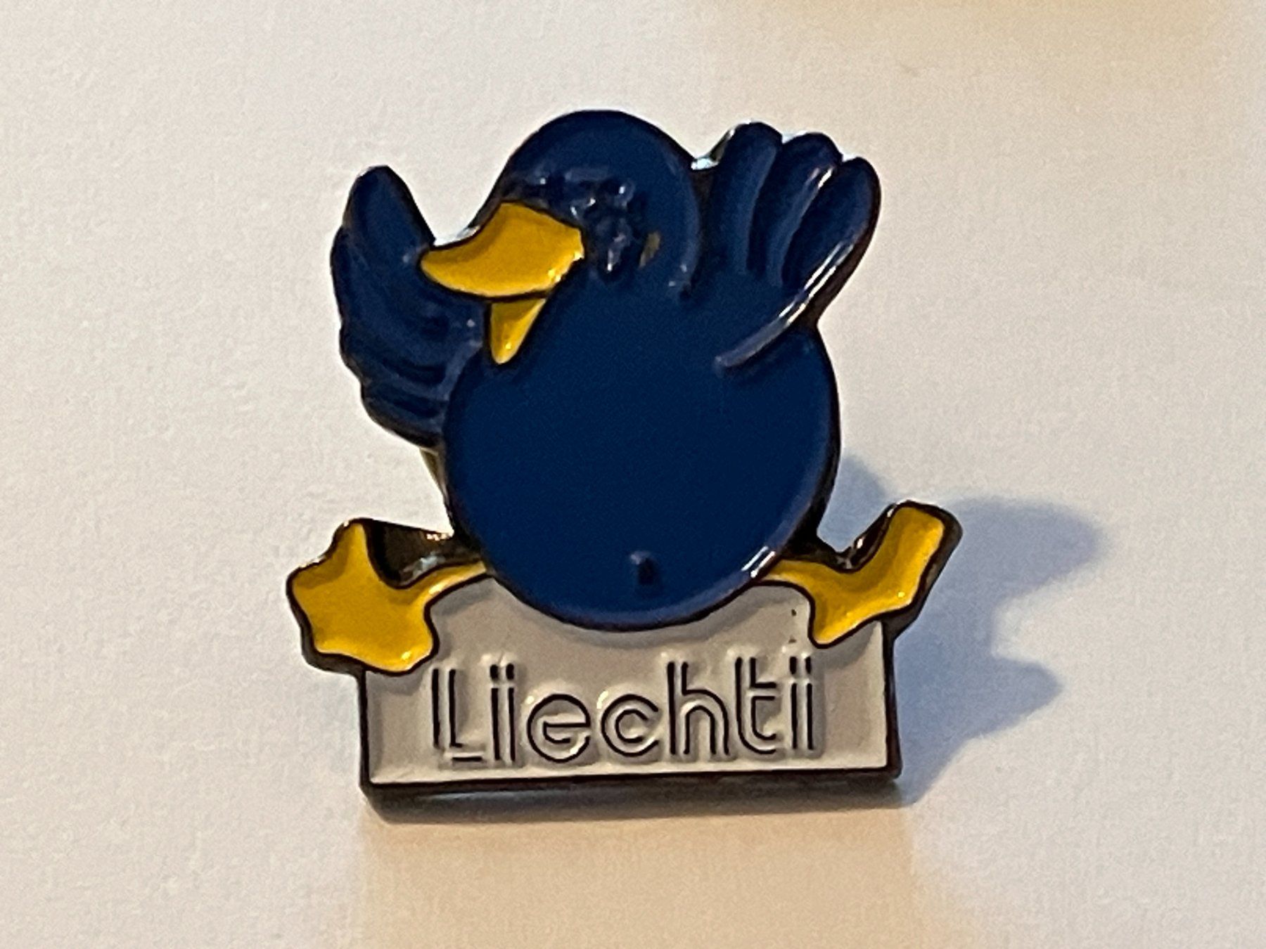 Plaquettes & Badges: 1 Pin Liechti – D'occasion à Basel par djwwpp