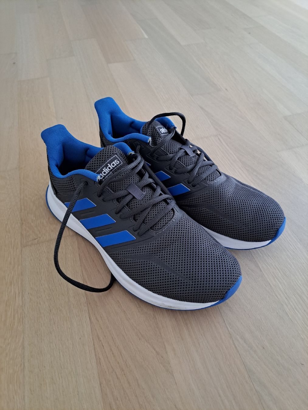 Scarpe da uomo: Turnschuhe – Usato da Büron venduto da rog_k687