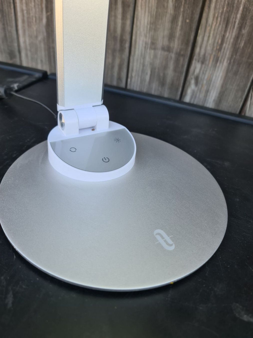 Lampade: Tischlampe LED silberfarben gebraucht – Usato da Niederlenz venduto da DaveDasWahnsinn 2