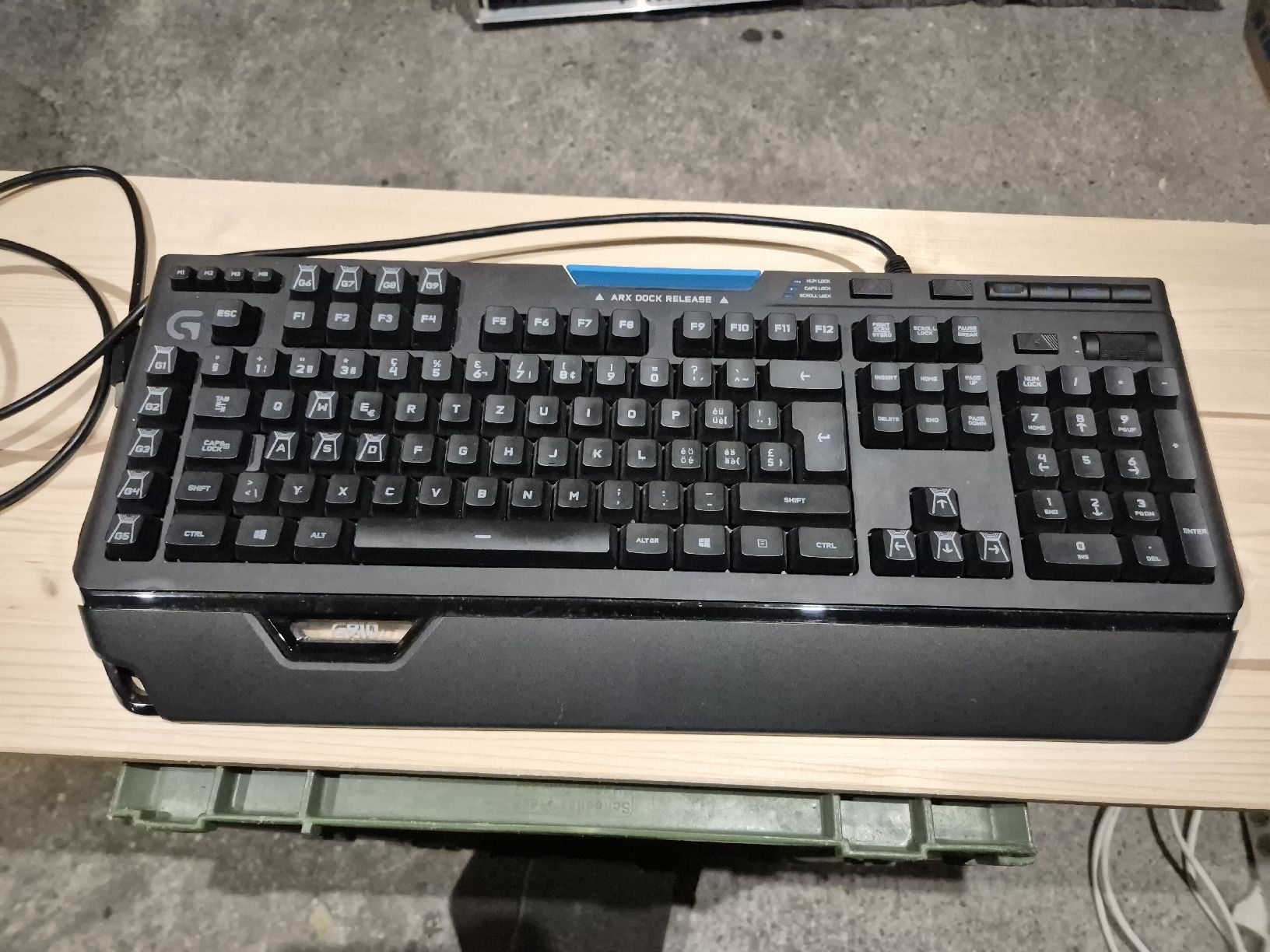 Logitech Tastiere: Logitech G910 RGB Mechanical Gaming Keyboard – Usato da Yverdon-les-Bains venduto da Dormondm
