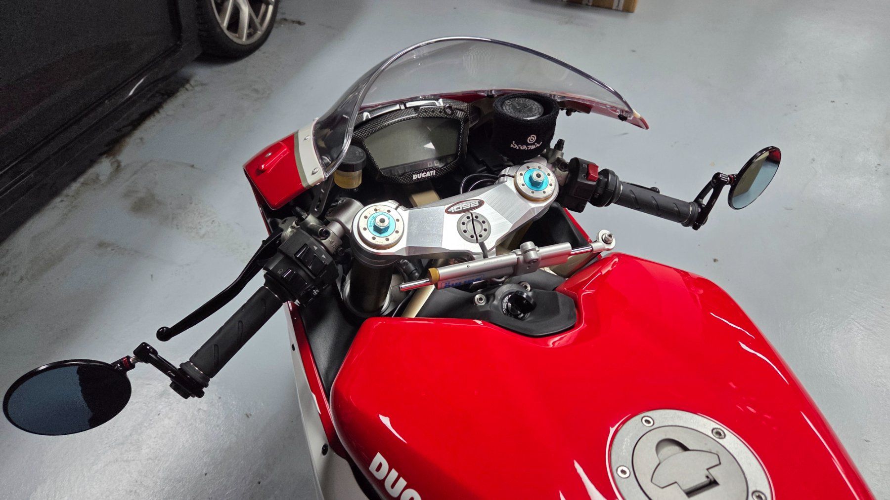 Ducati Strada: Ducati 1098 S Tricolore – Usato da Uezwil venduto da Troxi220 3