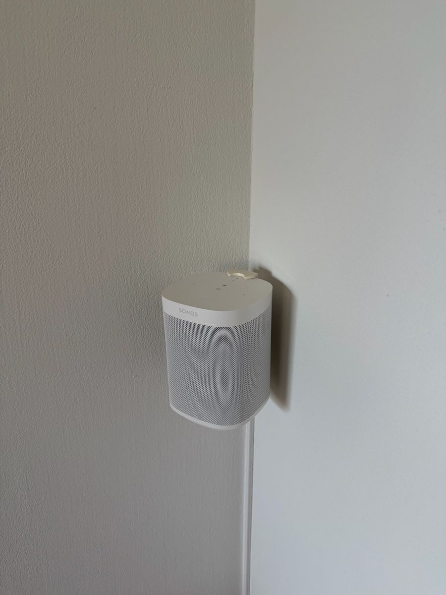 Sonos Haut-parleurs: Sonos One inkl. Flexson Wandhalter – D'occasion à Malans GR par Claudio303 3