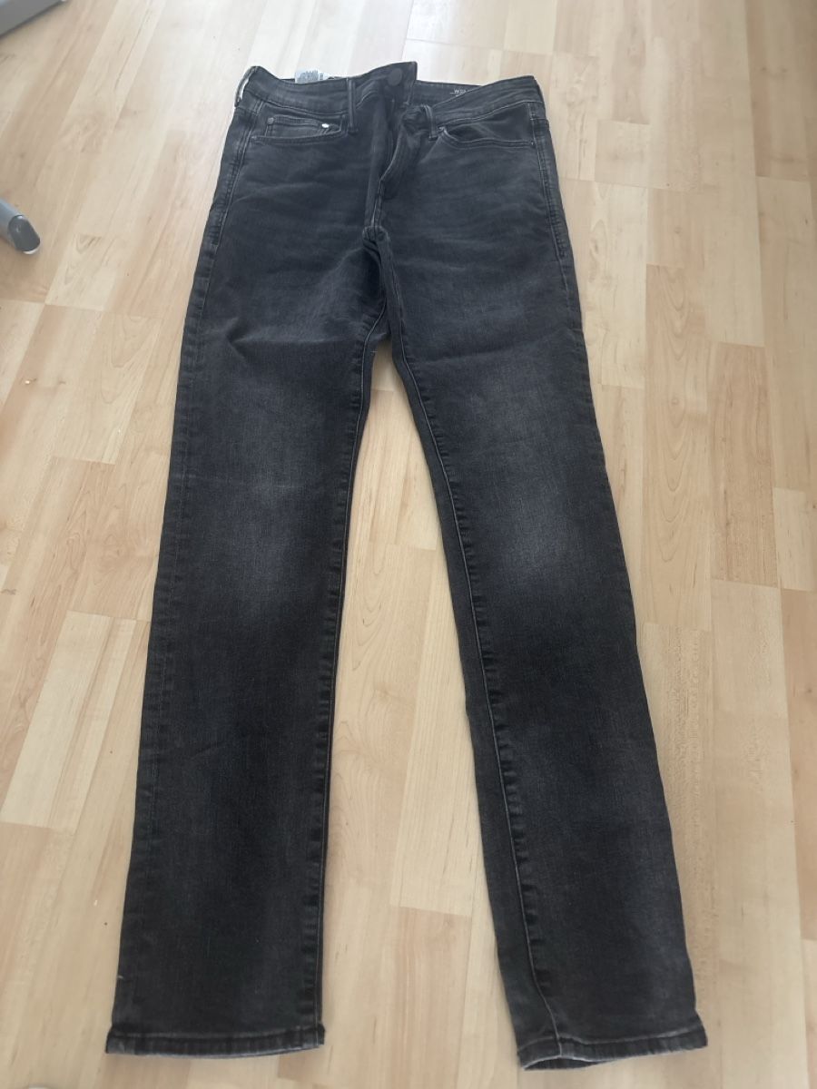 Lotti di vestiti: 4 paar Jeans – Usato da Emmenbrücke venduto da Vicinolago 3