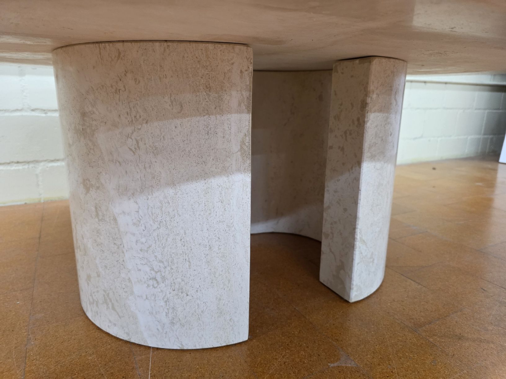 Tische: Designer Couchtisch aus Travertin  – Gebraucht aus Lichtensteig von Polsterwerk 6