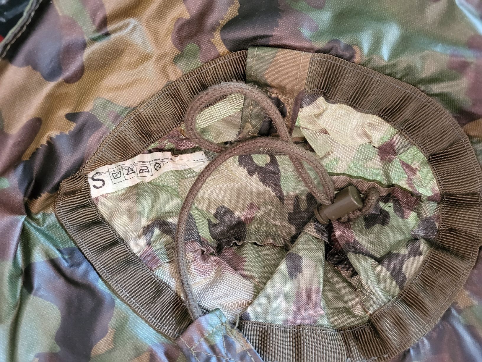 Schweizer Armee Copricapi, berretti & cappellini: Tarn Regenhut GrS – Usato da Grono venduto da Spotty77 2