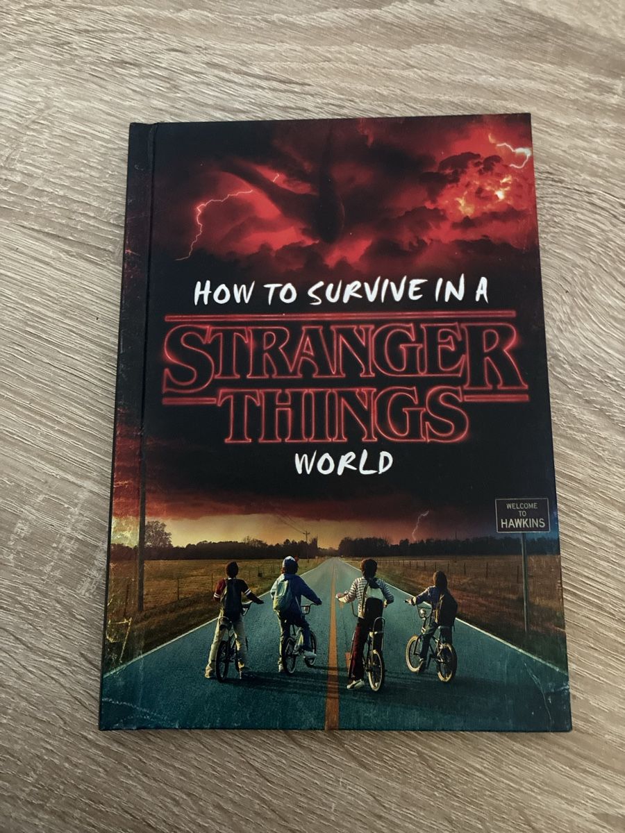 Libri: Buch "How to survive in a Stranger Things world" – Usato da Widen venduto da Swiffylein