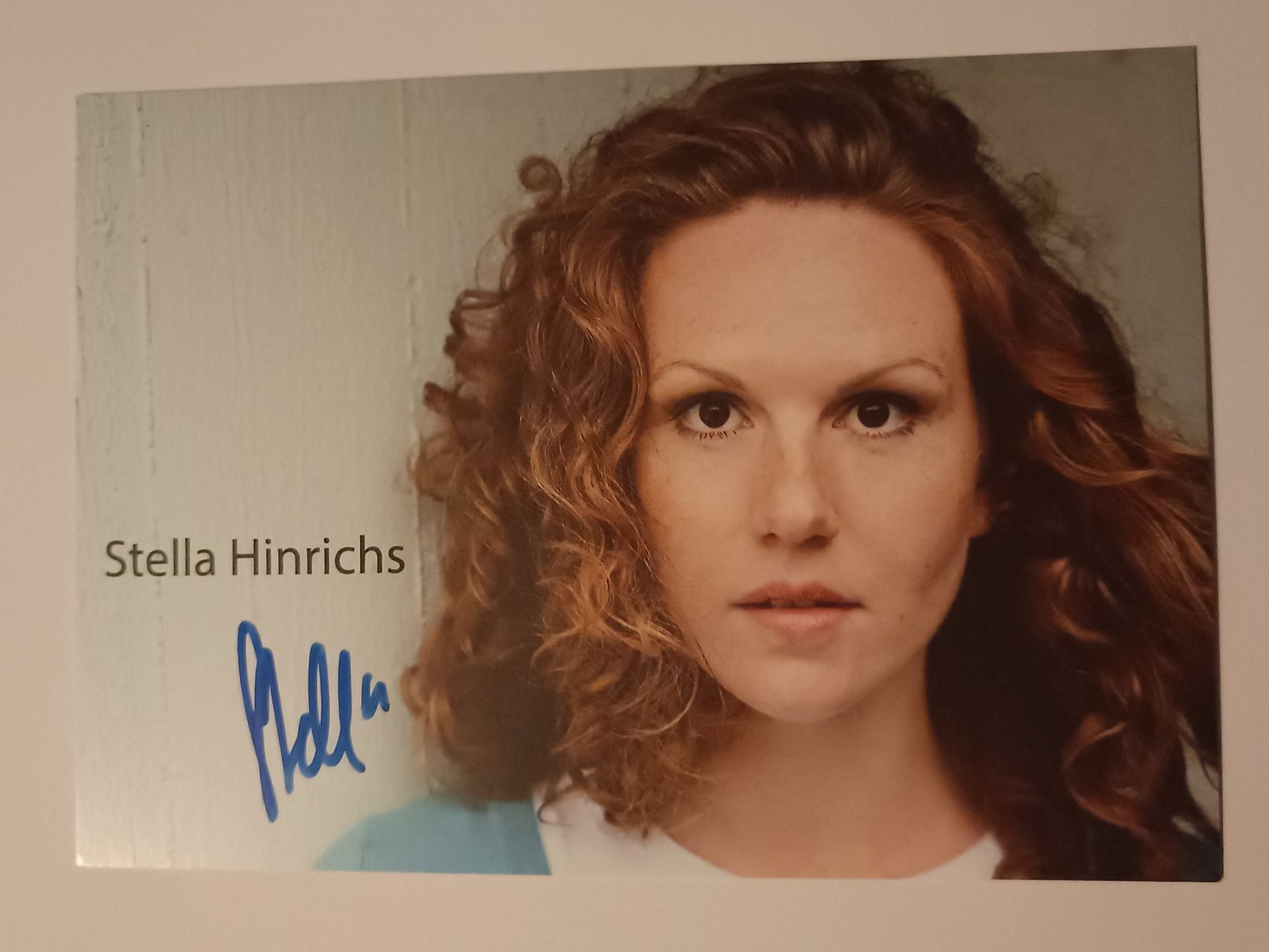 Autografi: Stella Hinrichs - handsignierte Autogrammkarte – Usato da Menziken venduto da Artographs