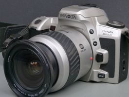 Minolta Dynax 505-SI Analoge SLR + Objektiv AF Zoom 28-80mm