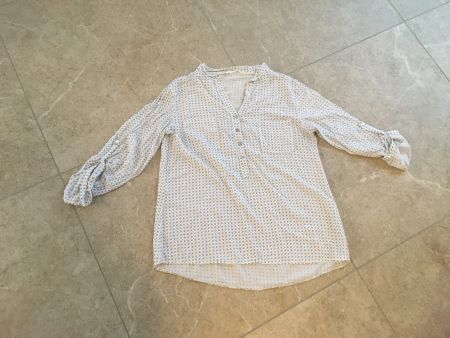 Sommerliche Bluse mit kleinem Blumenmuster Gr.40-42