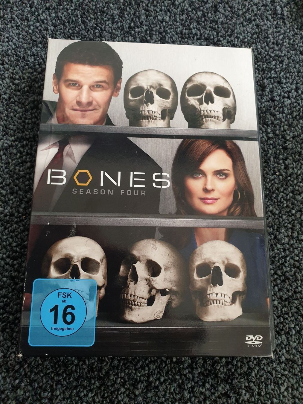 Tutti i DVDs: BONES STAFFEL 4 – Usato da Ruswil venduto da jan_bxl5