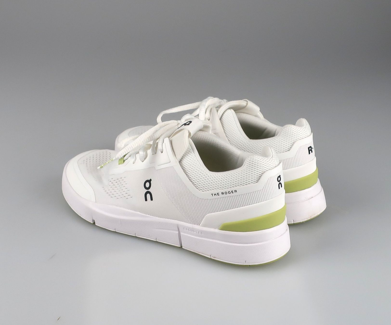 On Scarpe da uomo: Weisse "THE ROGER Spin" Sneakers von ON – Usato da Volketswil venduto da brockipfannenstil 2