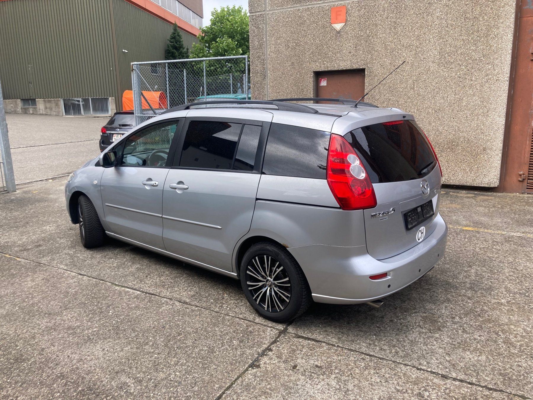 Mazda Automobili: Mazda 5 2.0 Benzin Minivan 7 Plätze – Usato da Studen BE venduto da kuk68 3