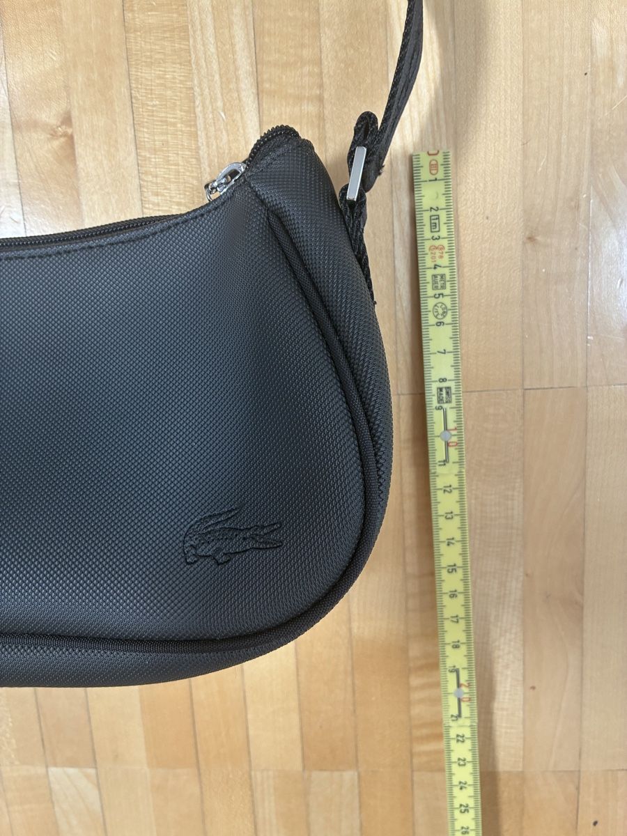 Lacoste Sacs femmes: Lacoste Tasche schwarz – D'occasion à Buchs AG par sasami01 1