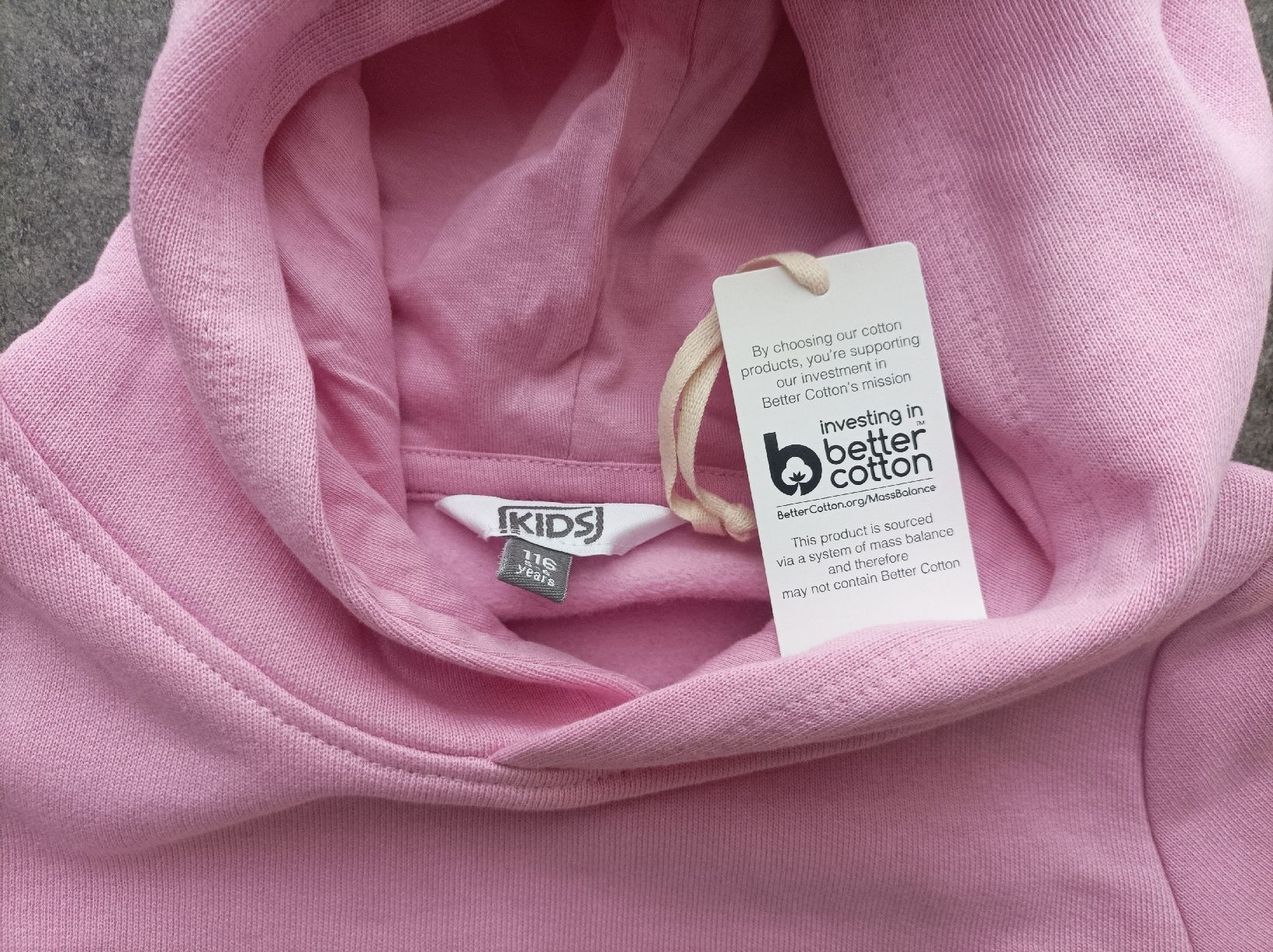 Pulls et sweat-shirts: Mädchen Kapuzenpullover rosa (Grösse 116) – Neuf avec emballage d'origine à Aeschi (SO) par clementinli 1