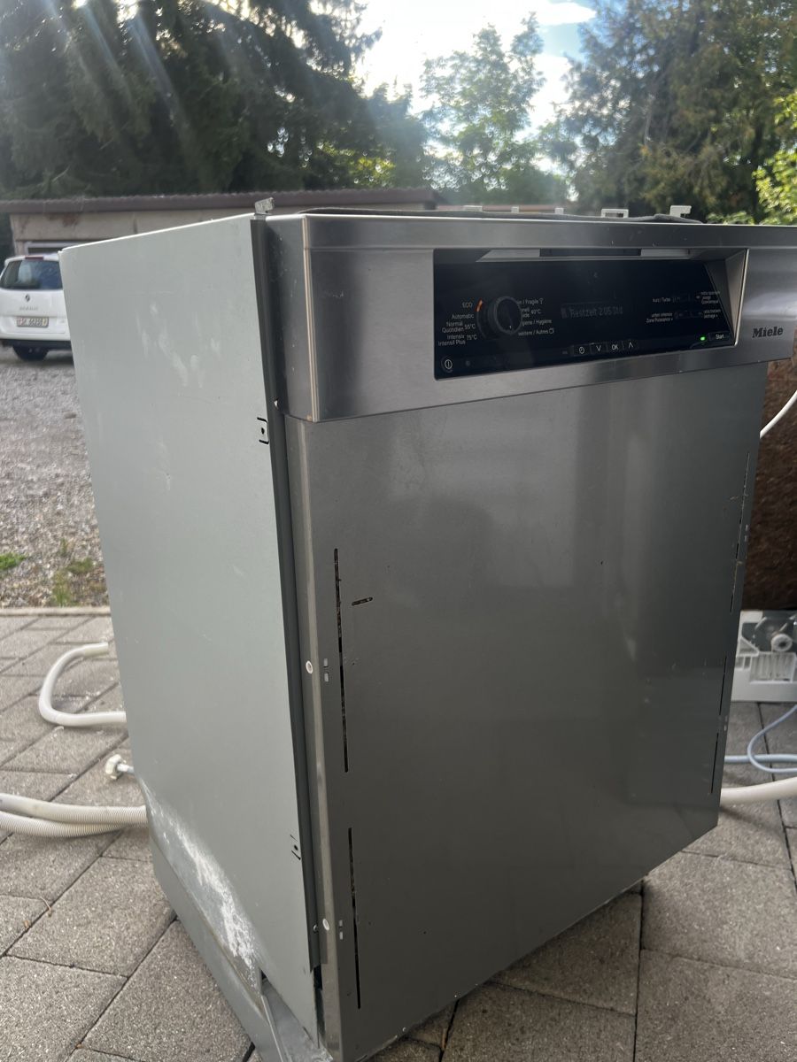 Miele Lavastoviglie: Miele Spülmaschine 55cm – Usato da Trasadingen venduto da Kaffee.mann 7