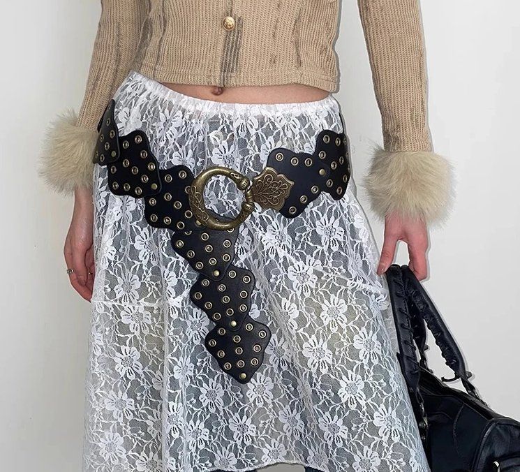 Ceintures: 2x Retro Korean-style Gürtel mit Nieten – Neuf avec emballage d'origine à Lausanne par FASHION-WORLD-SHOP 2