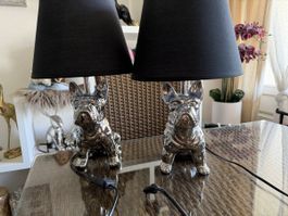 2 Stück Bulldoggen Tischlampen in Silber   .