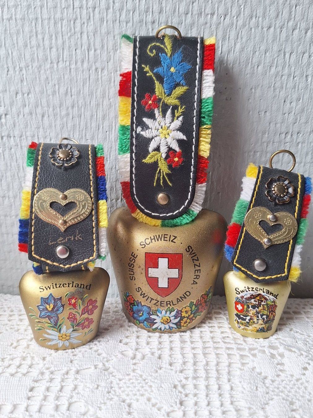 Campanacci mucche: 3kleine Souvenier-Glöckchen Schwitzerland – Usato da Arlesheim venduto da shopradl