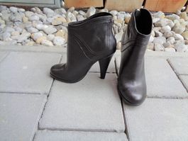 NEUE echt Leder Stiefelette von GUESS Gr. 35 - 210860