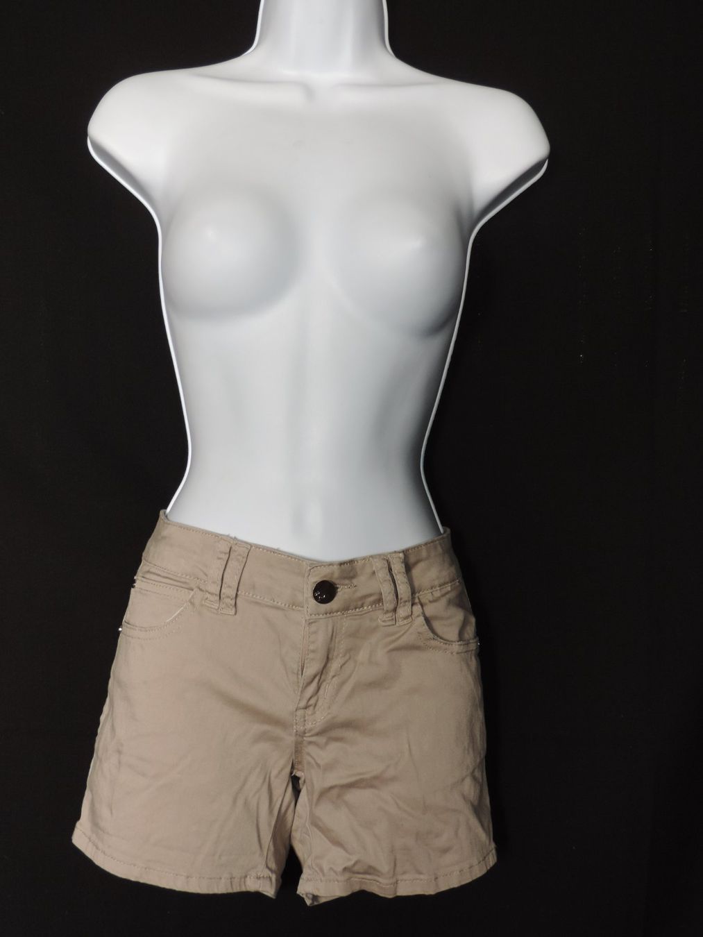 Pantalons: short beige – D'occasion à Genève par Axelle333 2
