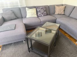 Wohnzimmer-Set mit Sofa, Glastisch und Teppich – gepflegt