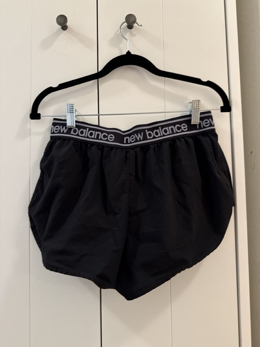New Balance Pantaloni: New balance shorts S – Usato da Zürich venduto da AlineCr 1