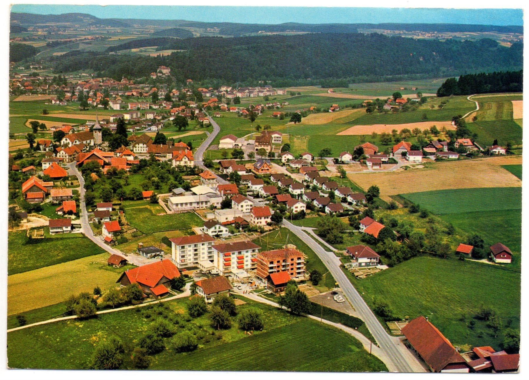 Cartoline postali: BÖSINGEN Flugaufnahme – Usato da Jona venduto da philajona