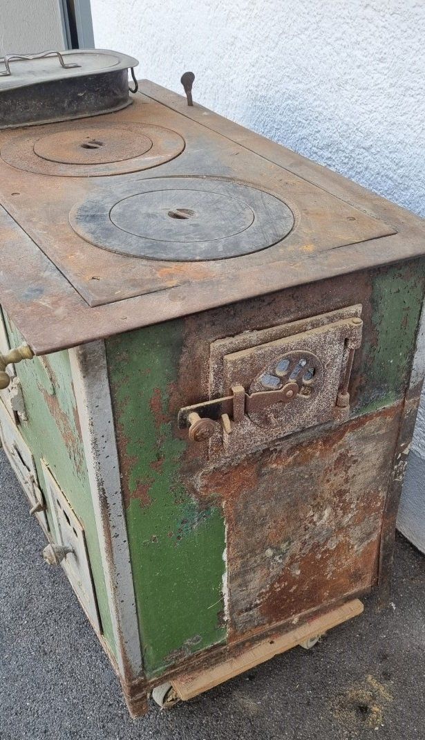 Altri mobili d'antiquariato: Alter Holz-/Kohleherd – Deko oder Restaurierungsprojekt – Usato da Flums venduto da Flumsantik 6