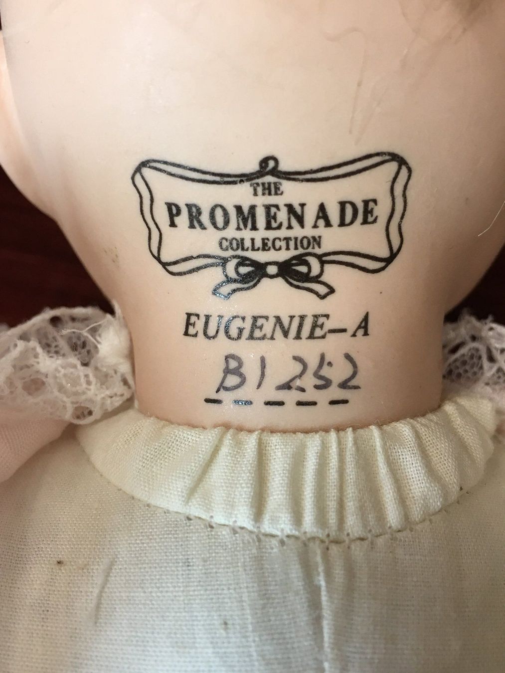 Puppen: Künstlerpuppe "The Promenade Collection" – Gebraucht aus Schaffhausen von sparzone 5