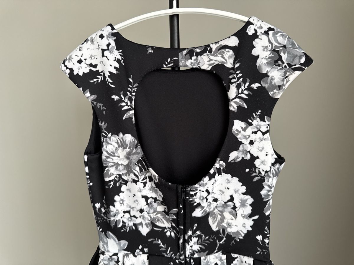 Vestiti & Gonne: Elegantes Kleid mit Blumenmuster, Gr. 34/S – Usato da HORGEN venduto da vladibarca10 3