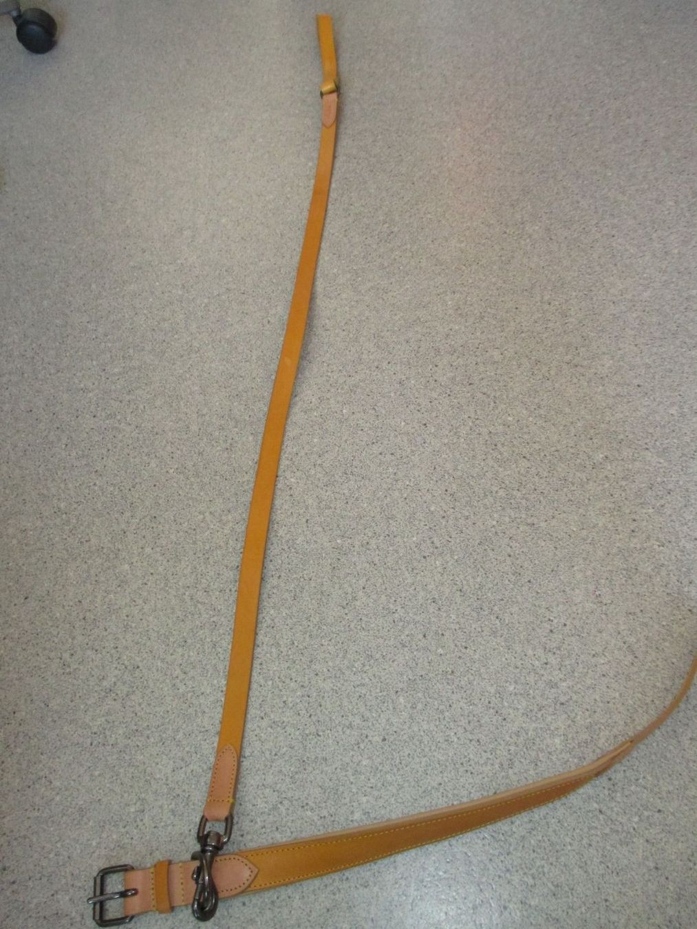 Guinzagli & Collari: ROBUSTE LEDERLEINE UND HALSBAND 55CM NEU – Nuovo e nell'imballaggio originale da Winterthur venduto da katzen07 4