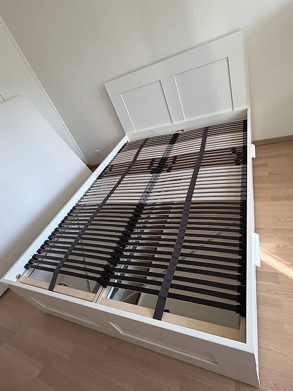 Divani: Reservé- Ikea Lit avec tiroirs + canapé + matelas  à Nyon – Usato da Nyon venduto da Deb_D39 2