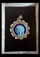 Pendentif vierge