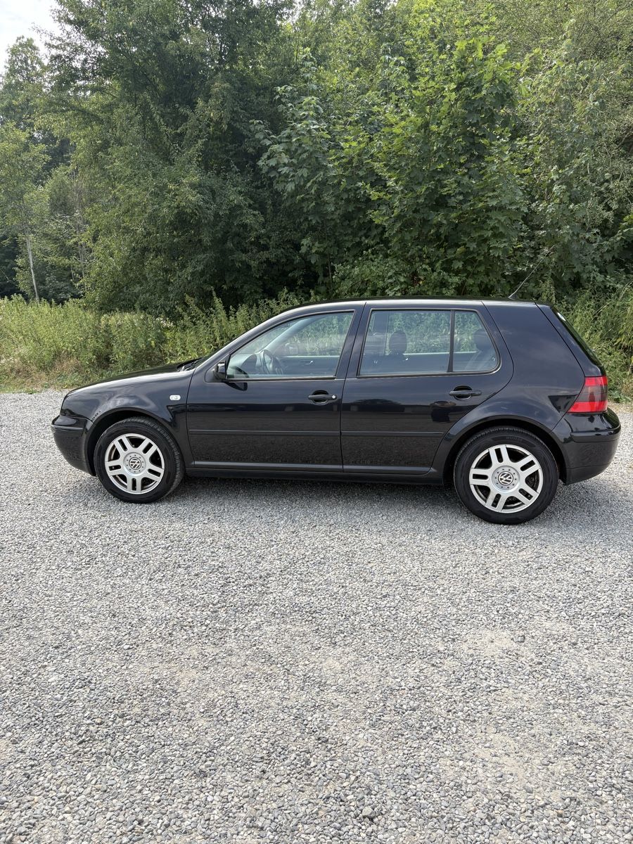 VW Automobili: VW Golf 1.6 16V, schwarz, 2003 – Usato da Bremgarten AG venduto da gio_mvk6 1