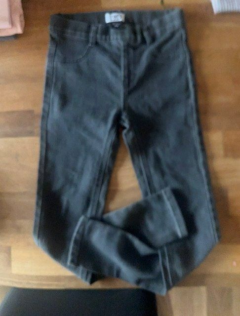 Pantalons: Coole L&D Jeans in Schwarz, Grösse 146 - Top Zustand! – D'occasion à Samstagern par minimaus4444