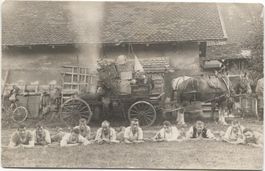 Landwirtschaft/Fuhrwerk 1920 Militär mit Pferd