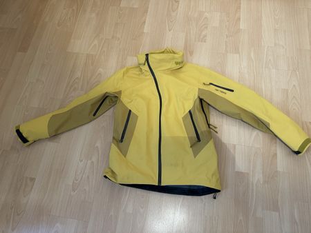 Arcteryx Regenjacke gelb