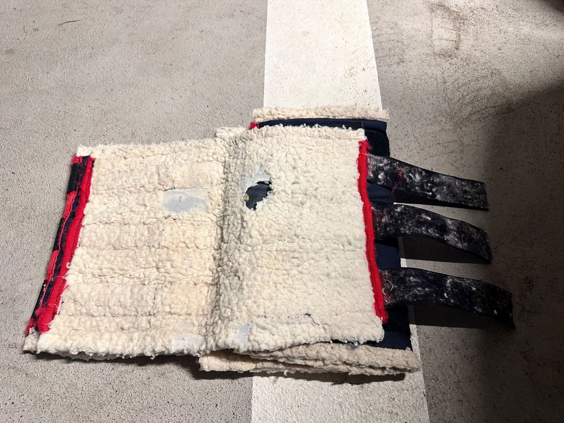 Stinchiere & Fasciature: 4 Pferde Stallgamaschen mit Fleece Innenfutter gebraucht – Usato da Tuggen venduto da wollistar 4