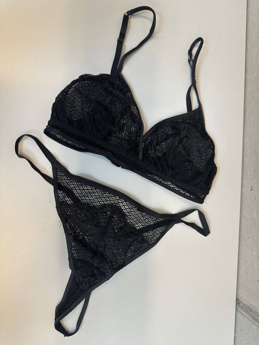 Altra biancheria intima: Schönes schwarzes Spitzen-BH Set Grösse S – Usato da Leuk-Stadt venduto da 2thcircle 1