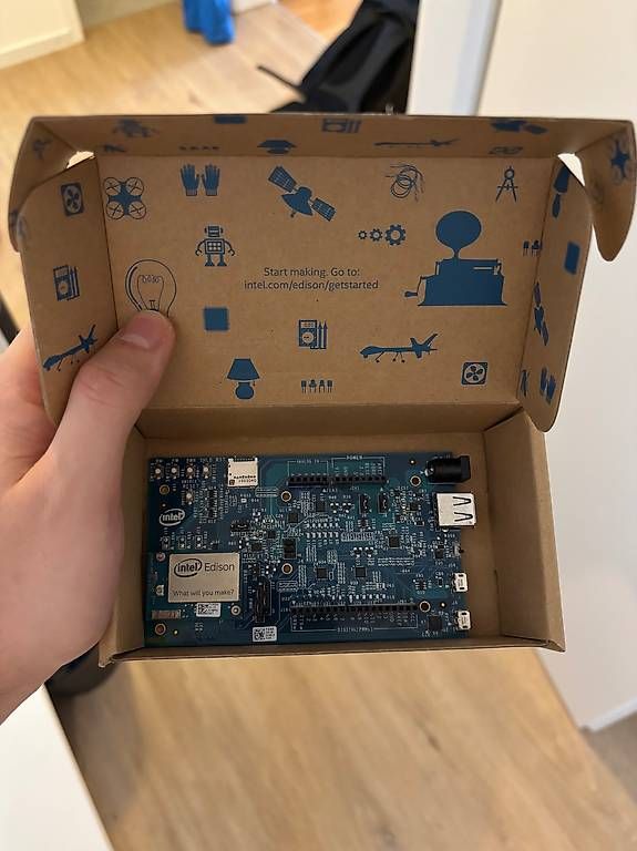 Tous les DVDs: Intel Edison – D'occasion à Zürich par James_Kr 2