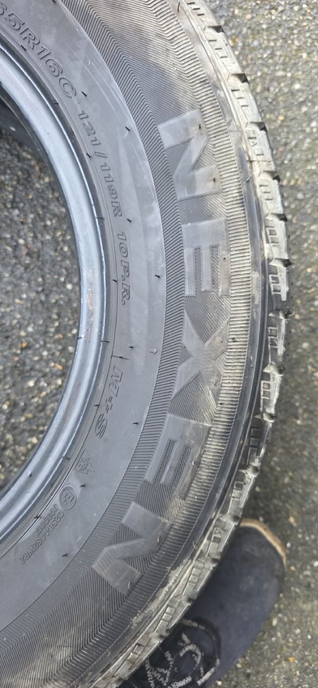 Nexen Pneus & Kompletträder: Winterpneu 235/65/R16C M+S – Gebraucht aus herzogenbuchsee von jamma01 2