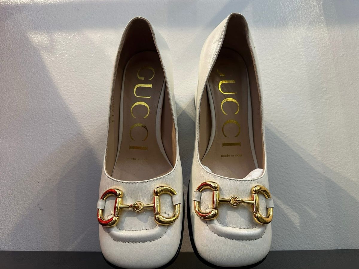 Scarpe da donna: Gucci White Horsebit Heels – Usato da St.Josefen venduto da lop_lh8d 2