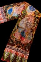 Batik Tulis auf strukturierter Seide