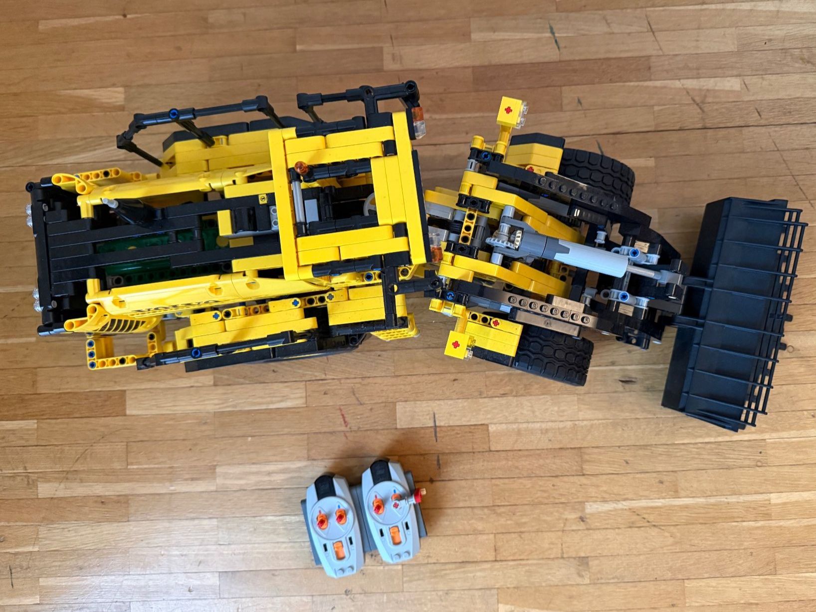 Lego Spielzeuge: Lego Technic 42030 Volvo Radlader – Gebraucht aus Zug von marcosonlineshop 4