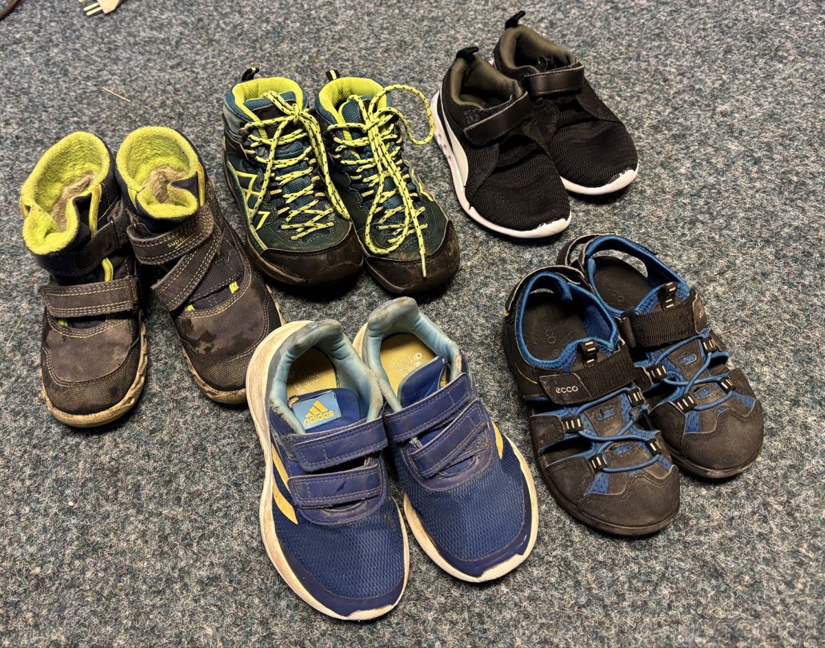 Scarpe per ragazzi: Schuhset gr 29 – Usato da Effretikon venduto da fabee