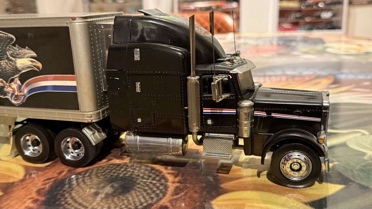 Peterbilt Voitures modèles:  Peterbilt 379 Franklin Mint gebraucht – D'occasion à Basel par Zomeg